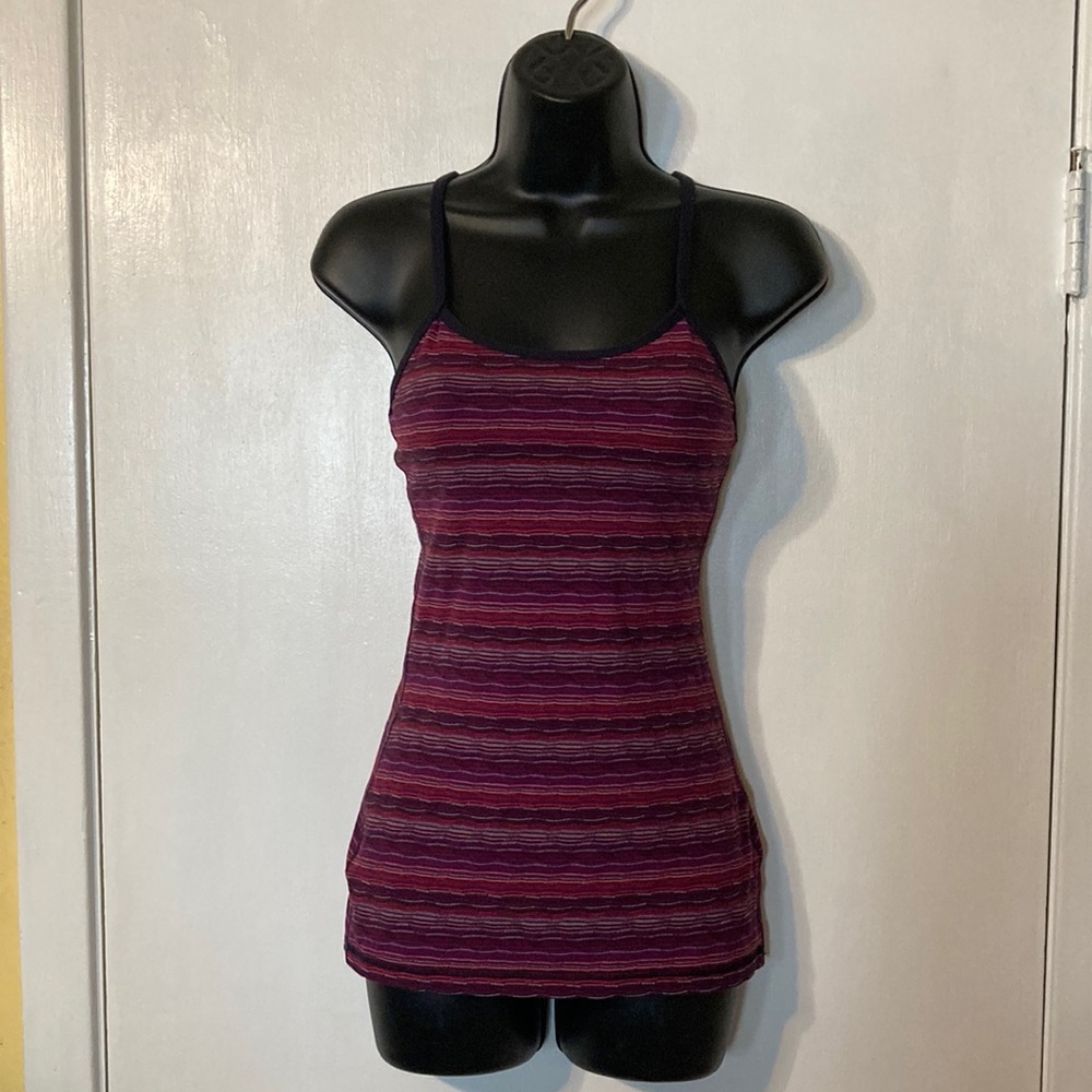 lululemon atheltica gym tank with built in sports bra
